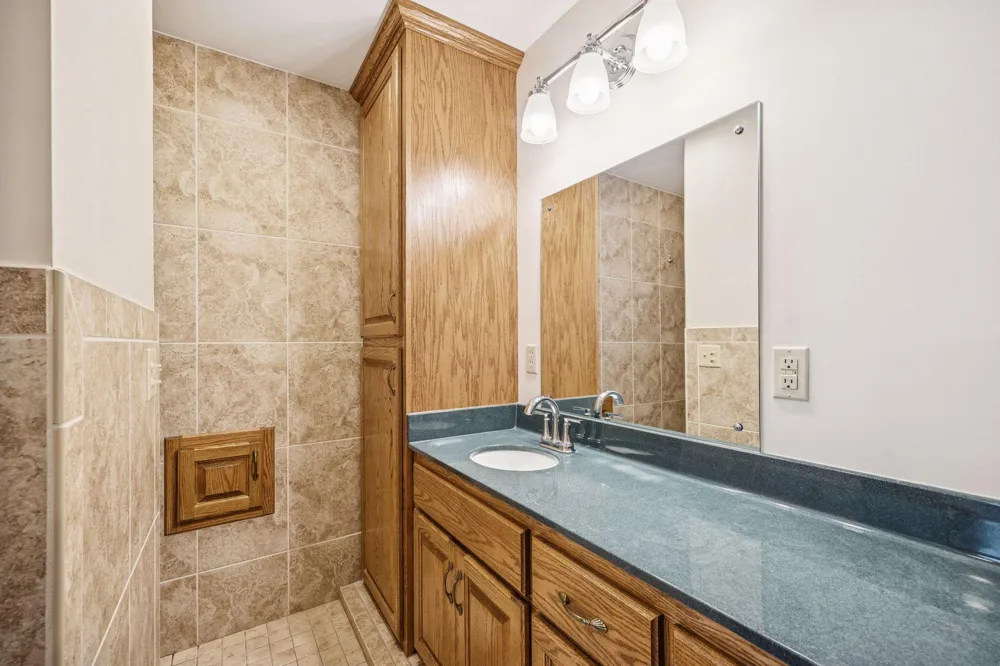 1835 Hunter Lane Mendota Heights, MN 55118