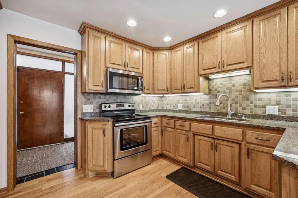 1835 Hunter Lane Mendota Heights, MN 55118