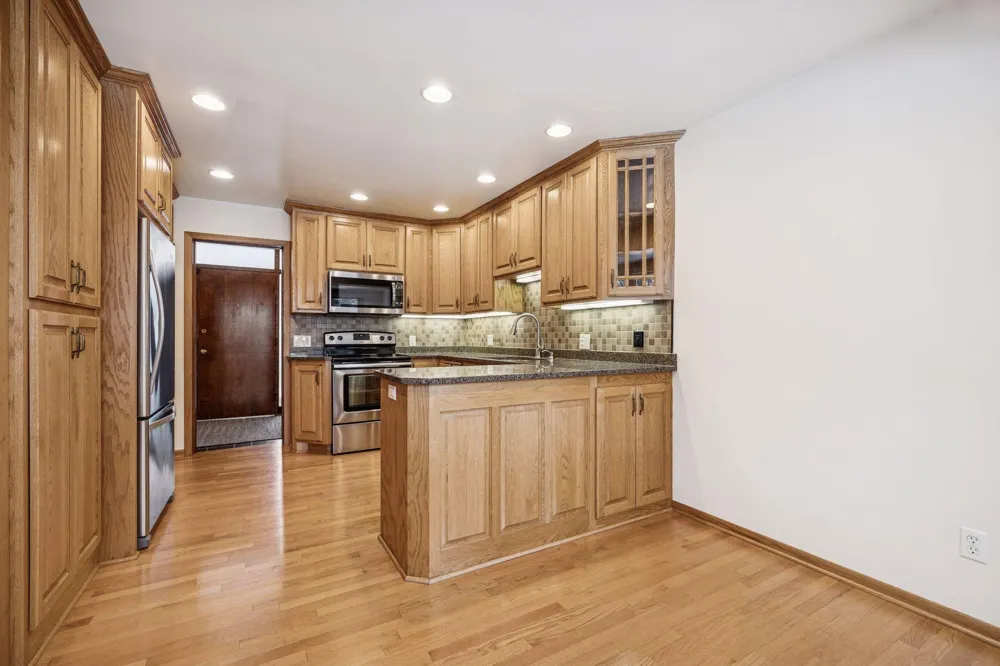 1835 Hunter Lane Mendota Heights, MN 55118