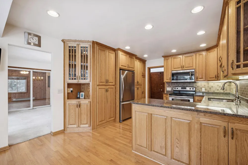 1835 Hunter Lane Mendota Heights, MN 55118