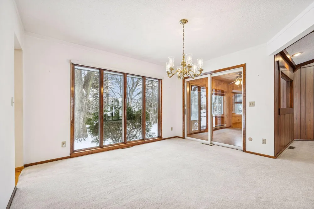 1835 Hunter Lane Mendota Heights, MN 55118