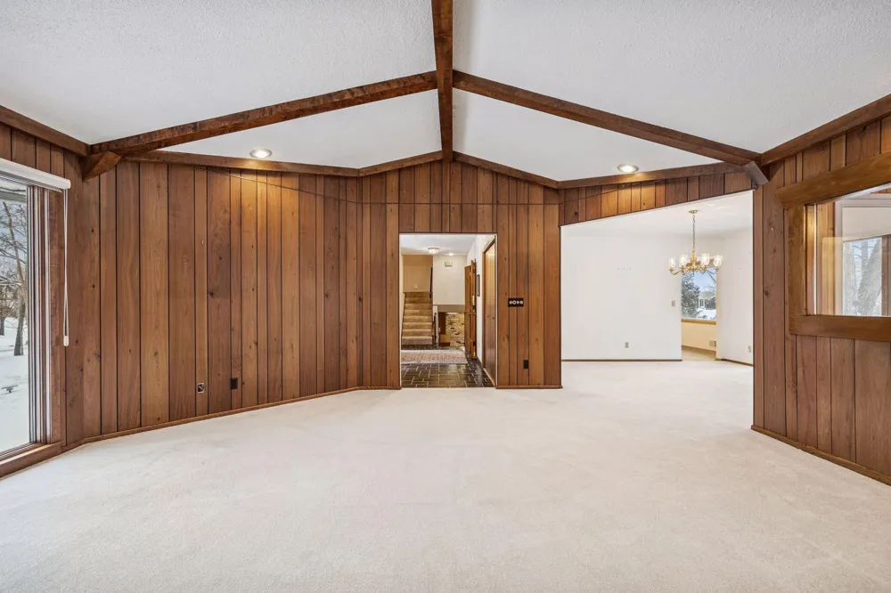 1835 Hunter Lane Mendota Heights, MN 55118