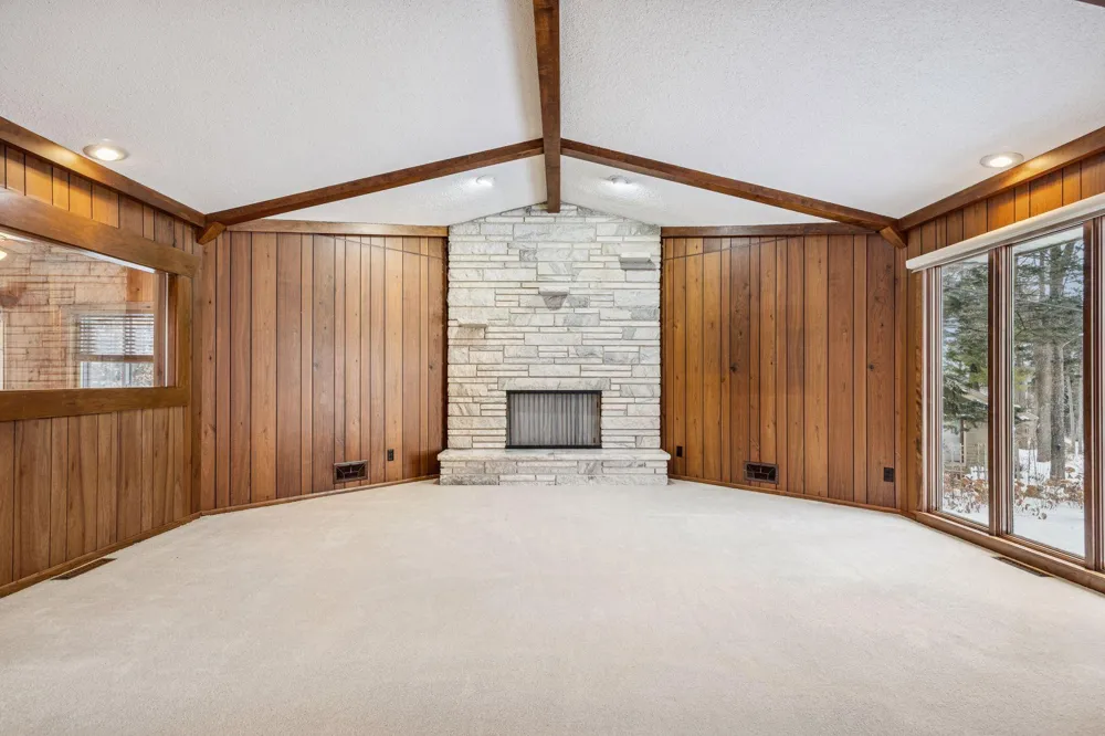1835 Hunter Lane Mendota Heights, MN 55118