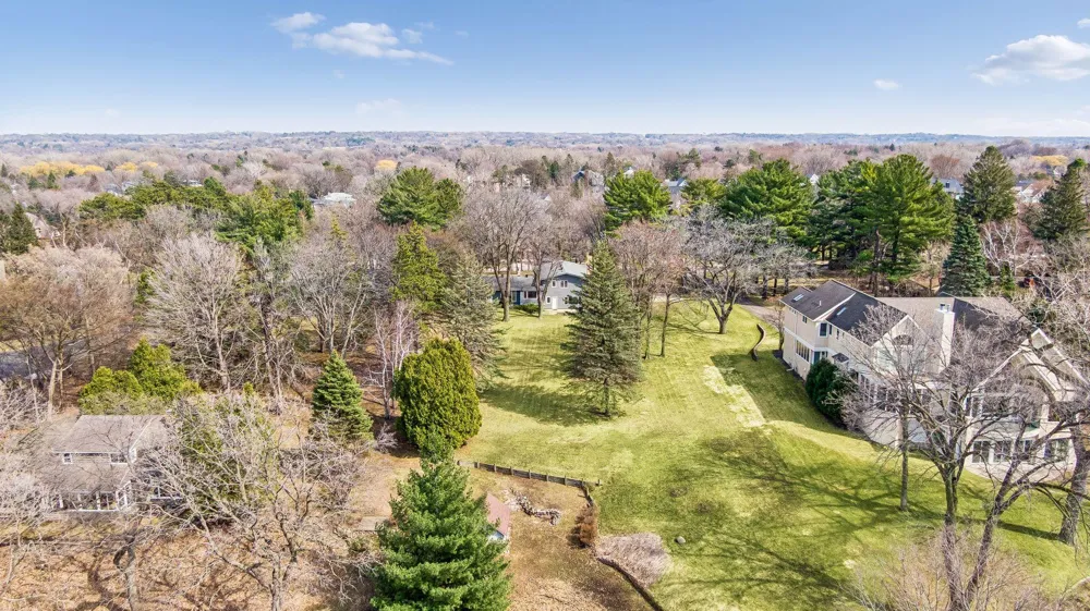 1835 Hunter Lane Mendota Heights, MN 55118