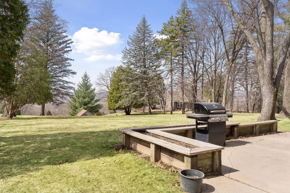 1835 Hunter Lane Mendota Heights, MN 55118