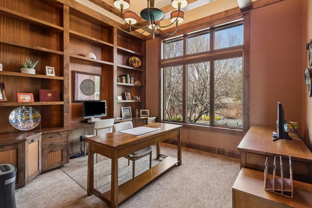 700 Hidden Creek Trail Mendota Heights, MN 55118