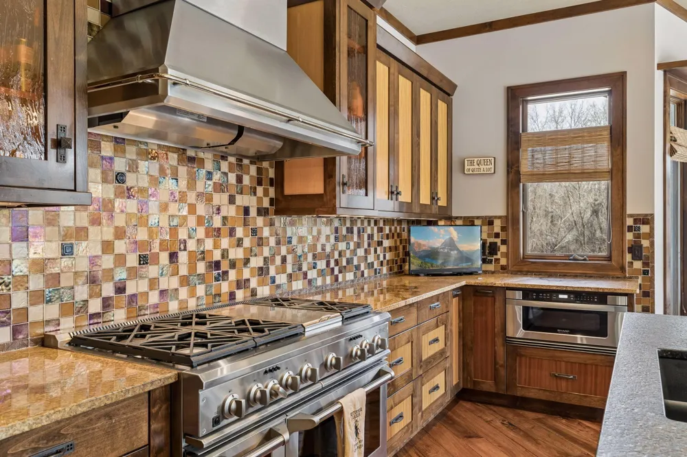 700 Hidden Creek Trail Mendota Heights, MN 55118