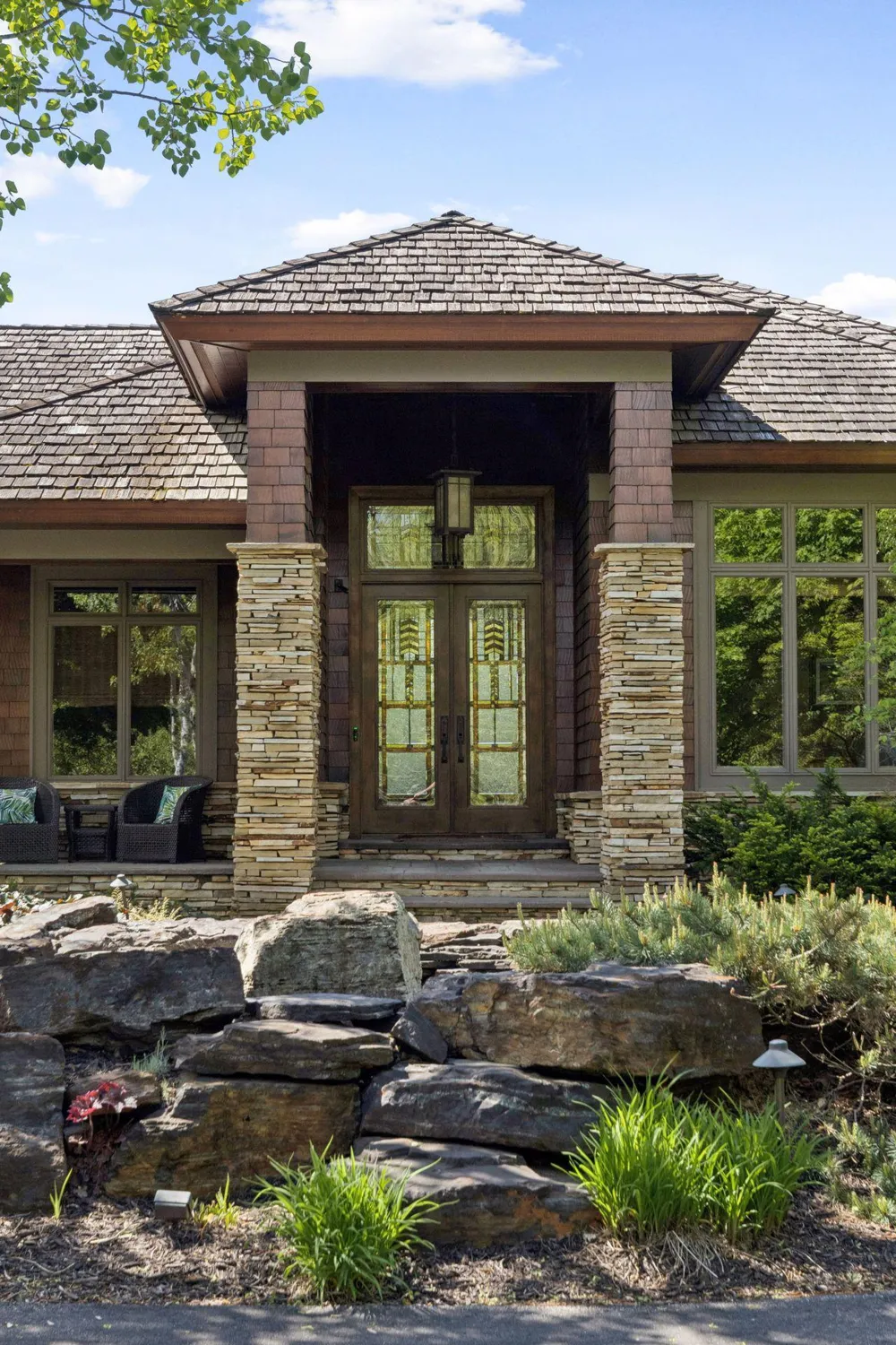 700 Hidden Creek Trail Mendota Heights, MN 55118