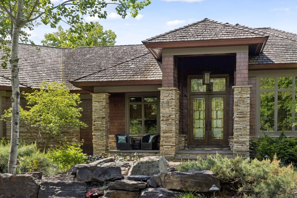 700 Hidden Creek Trail Mendota Heights, MN 55118