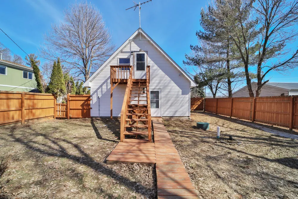 47436 Whistle Road Isle, MN 56342