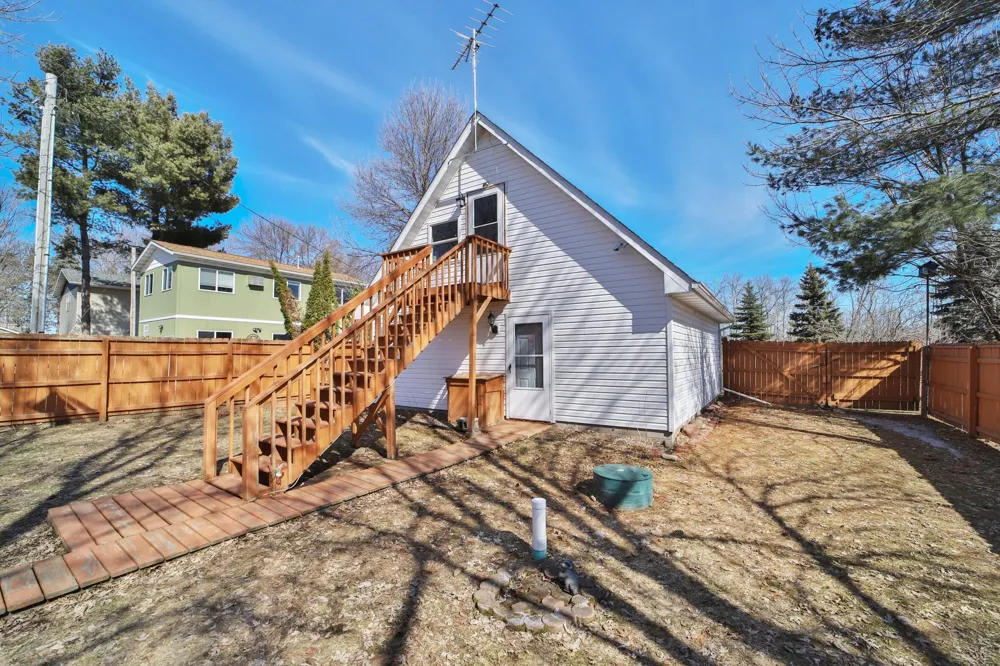 47436 Whistle Road Isle, MN 56342
