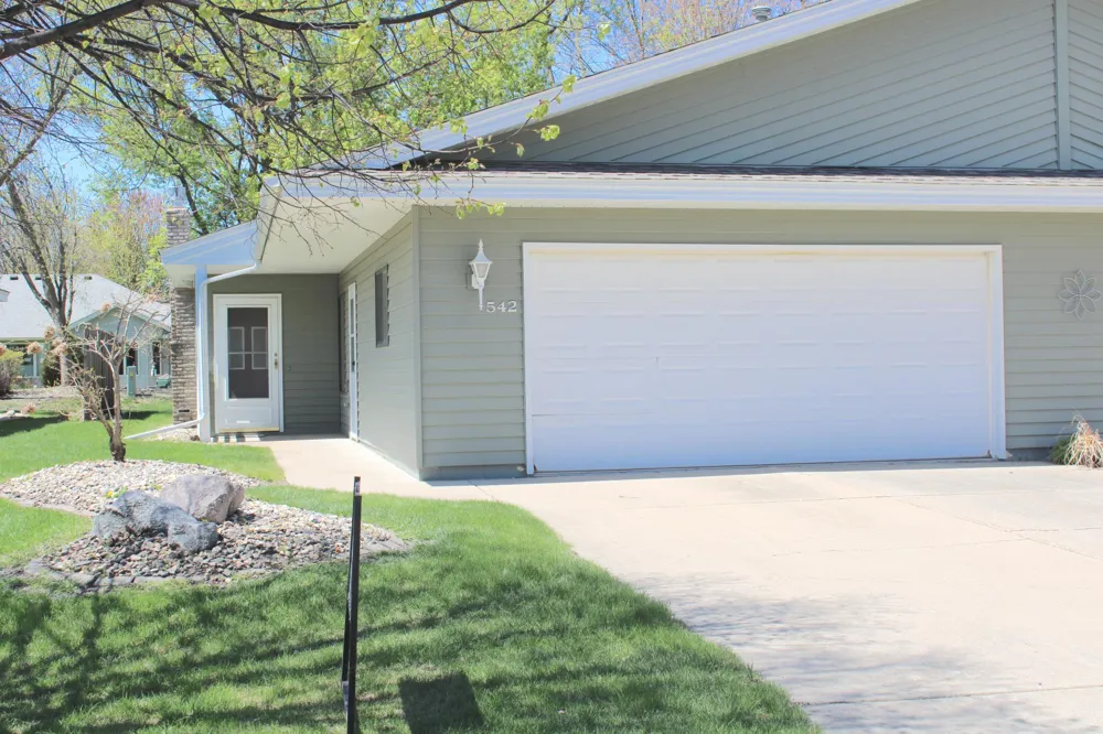 542 Graham Street SW Hutchinson, MN 55350