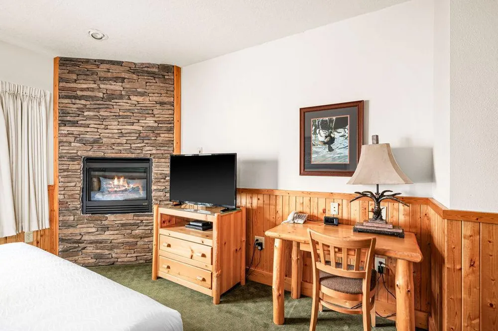 1412 #3-401a Burlington Road Two Harbors, MN 55616