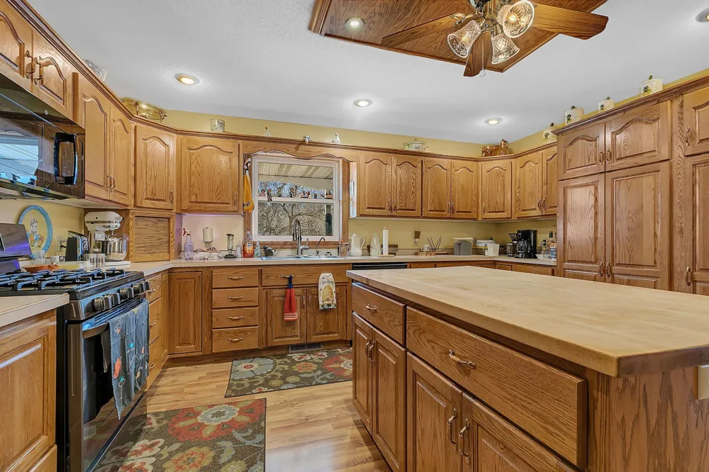 17425 Northwood Drive Paynesville, MN 56362