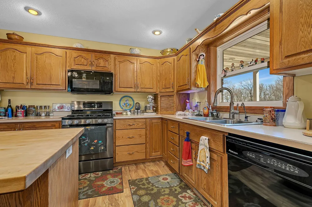 17425 Northwood Drive Paynesville, MN 56362