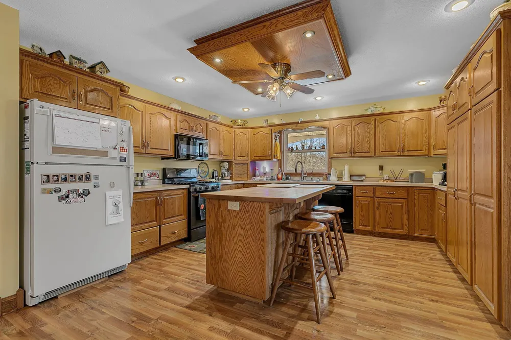 17425 Northwood Drive Paynesville, MN 56362