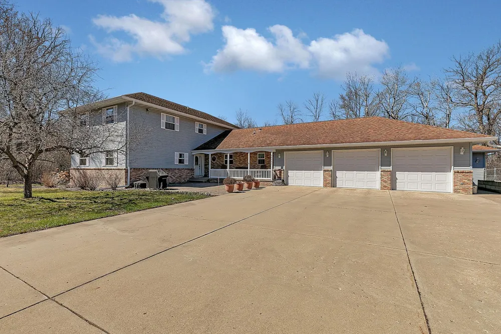 17425 Northwood Drive Paynesville, MN 56362