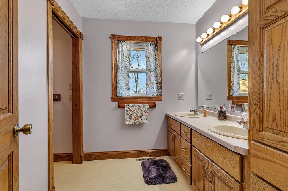 17425 Northwood Drive Paynesville, MN 56362