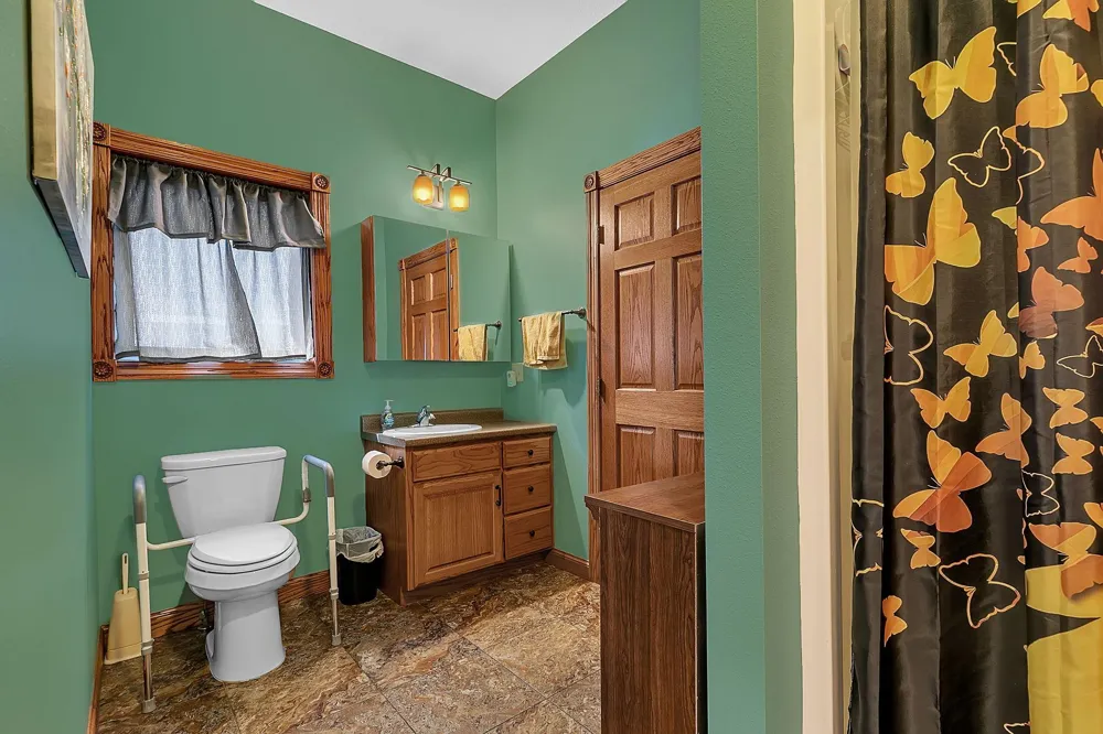 17425 Northwood Drive Paynesville, MN 56362