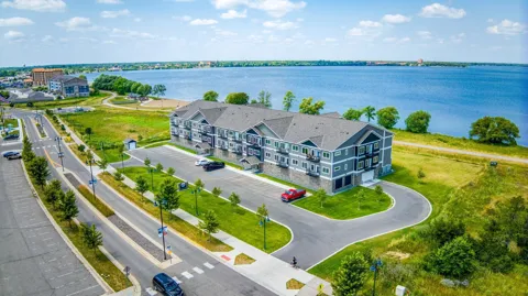 715 Lake Shore Drive NE #200