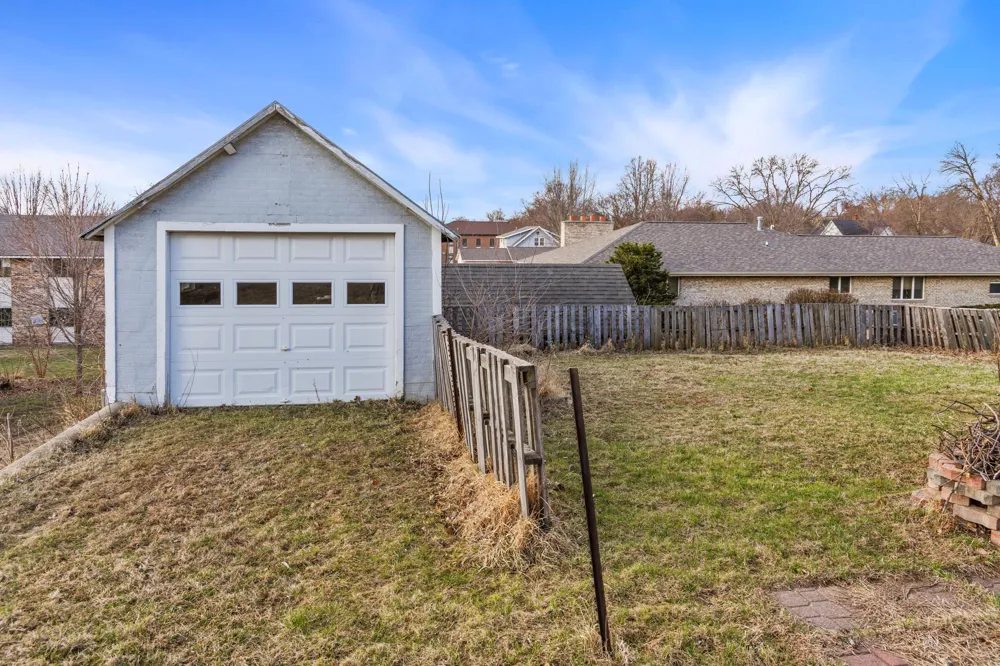 117 W Van Dusen Street Springfield, MN 56087