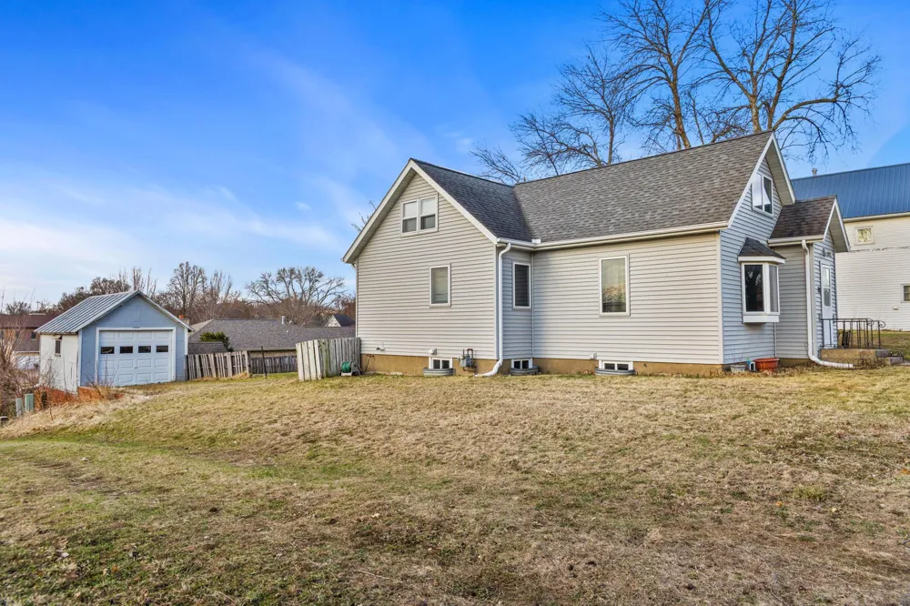 117 W Van Dusen Street Springfield, MN 56087