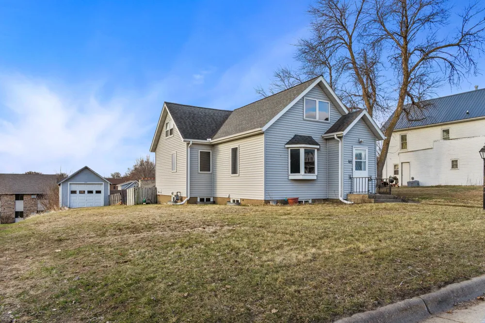 117 W Van Dusen Street Springfield, MN 56087