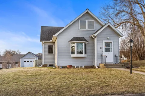 117 W Van Dusen Street