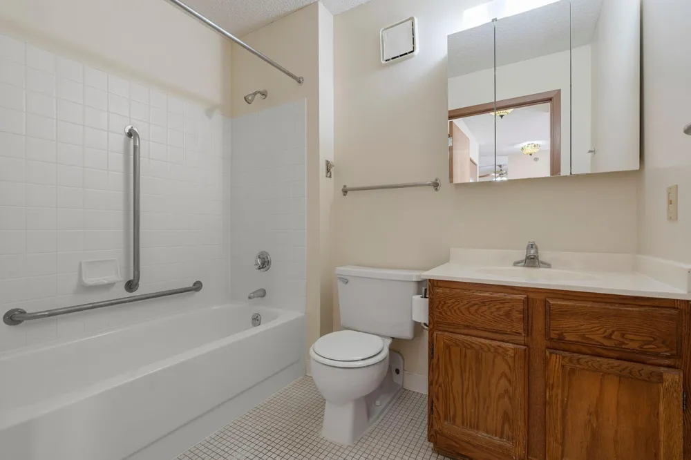 7600 Golden Valley Road #1004 Golden Valley, MN 55427