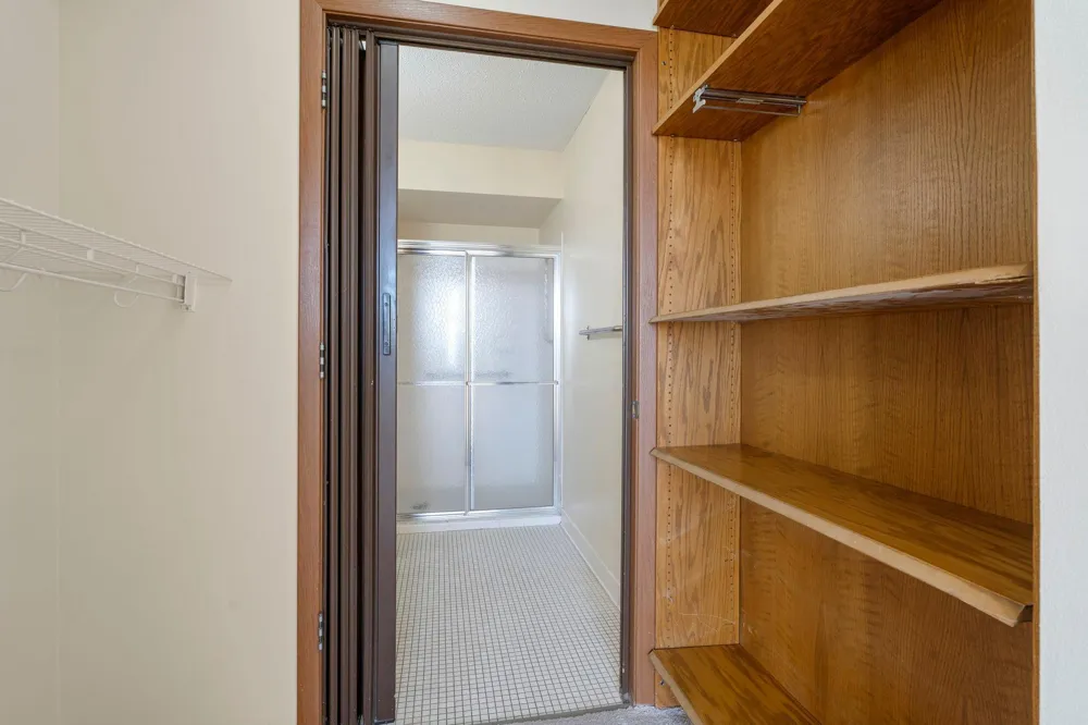 7600 Golden Valley Road #1004 Golden Valley, MN 55427