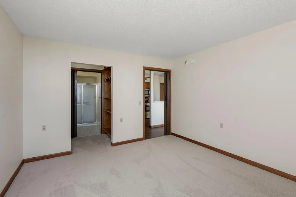 7600 Golden Valley Road #1004 Golden Valley, MN 55427