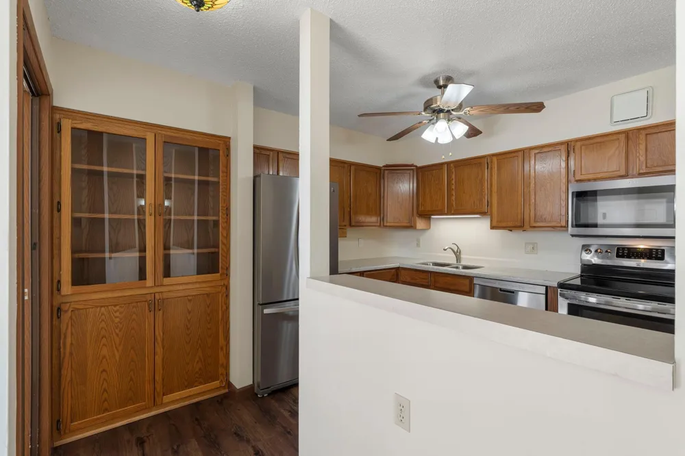 7600 Golden Valley Road #1004 Golden Valley, MN 55427