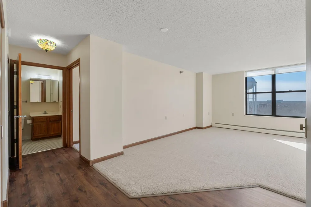 7600 Golden Valley Road #1004 Golden Valley, MN 55427