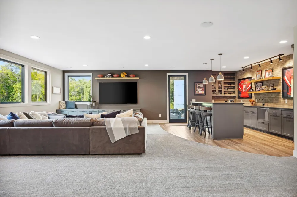 18780 Minnetonka Boulevard Deephaven, MN 55391