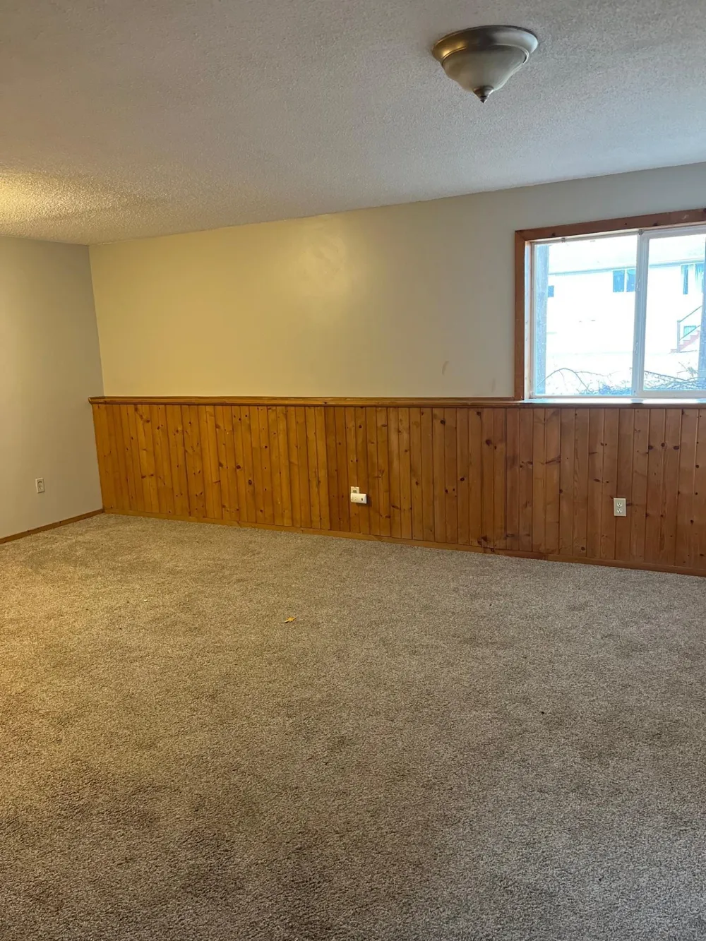 833 S Walnut Street Belle Plaine, MN 56011