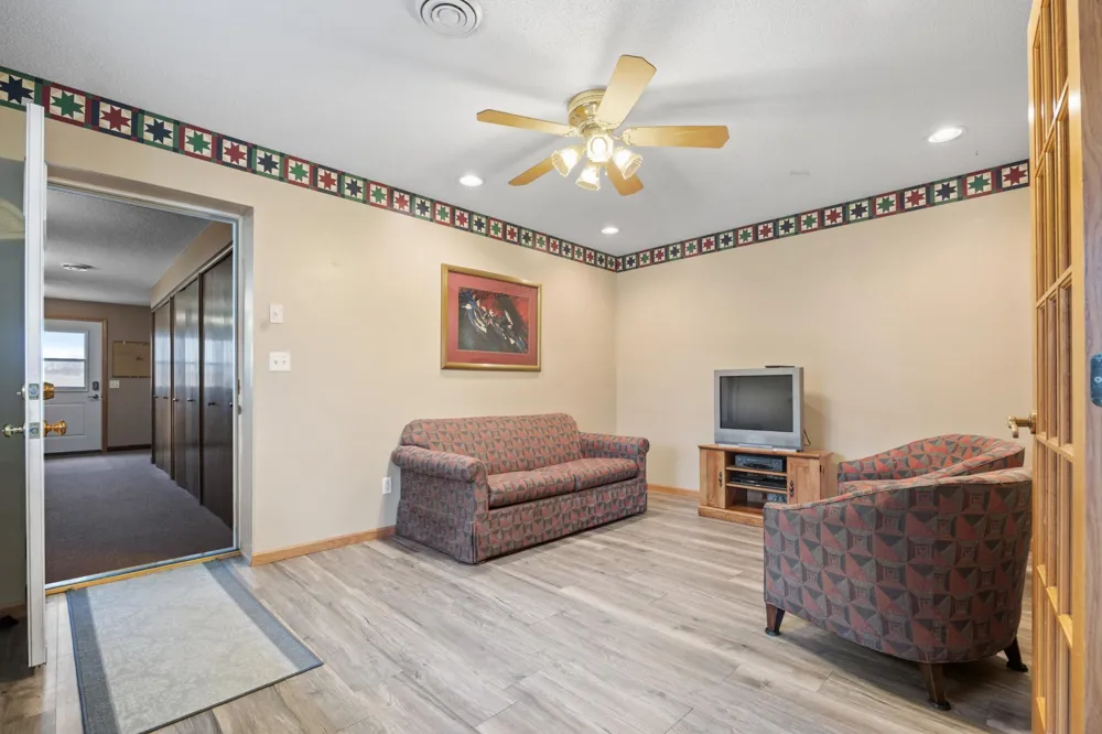 43951 Percheron Loop Pelican Rapids, MN 56572