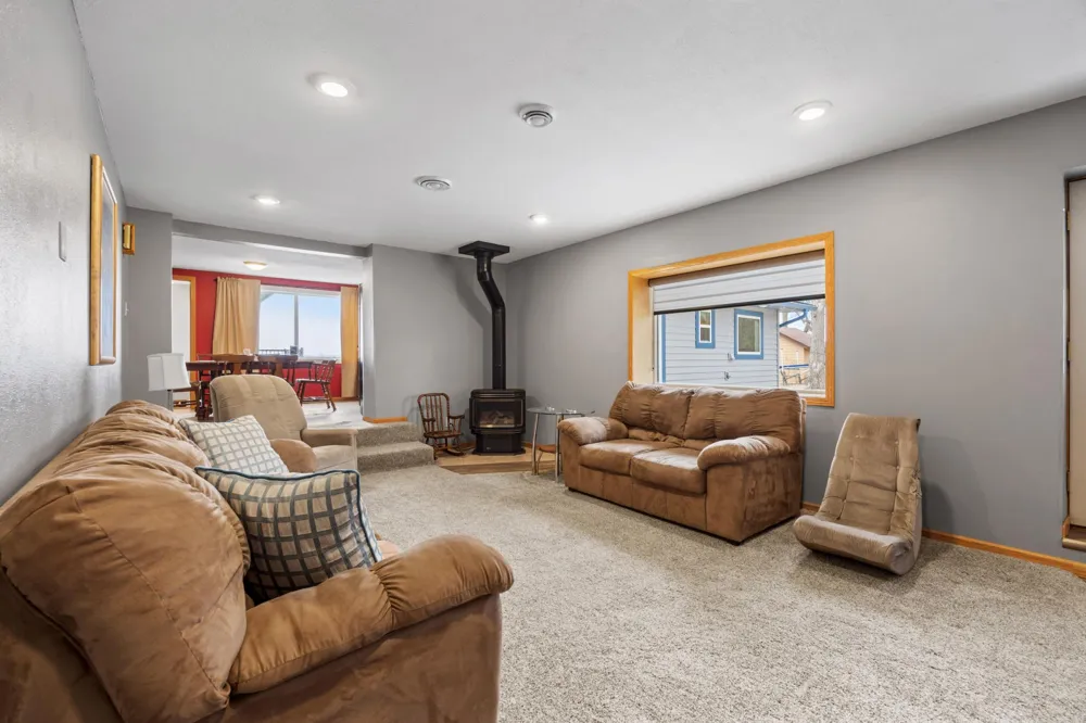 43951 Percheron Loop Pelican Rapids, MN 56572