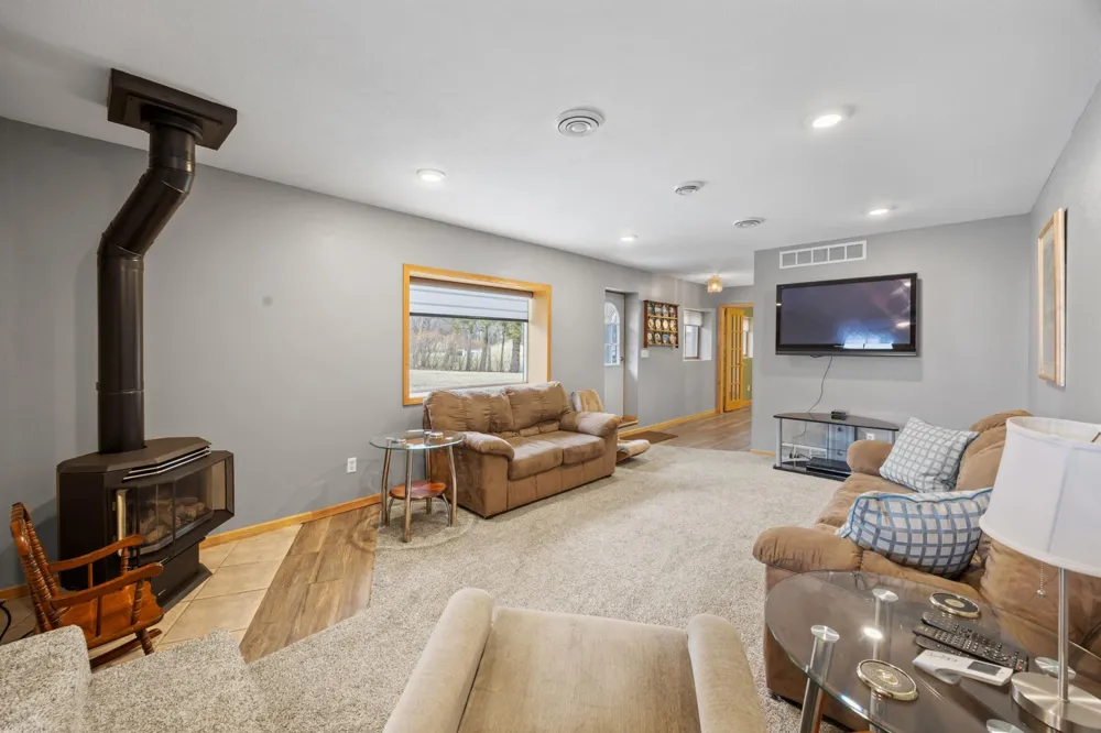 43951 Percheron Loop Pelican Rapids, MN 56572