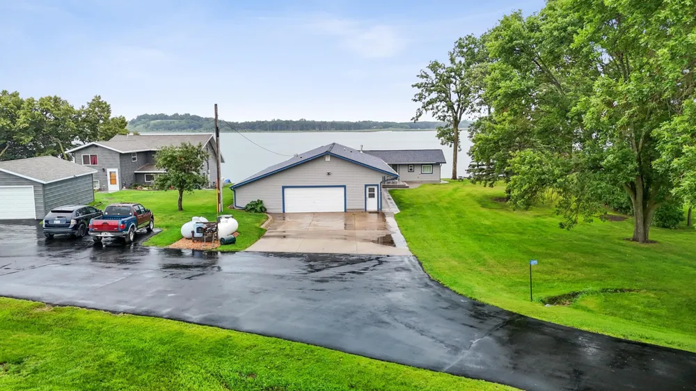 43951 Percheron Loop Pelican Rapids, MN 56572