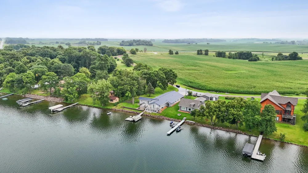 43951 Percheron Loop Pelican Rapids, MN 56572