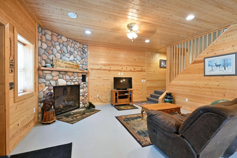 N5020 Red Pine Trail Spooner, WI 54801