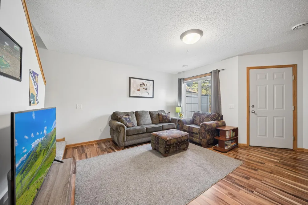 206 E Orchard Street Belle Plaine, MN 56011