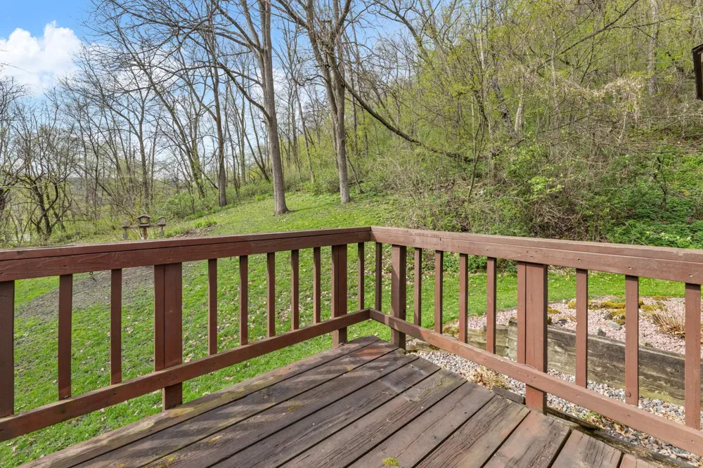 15107 County Road 25 Rollingstone, MN 55969