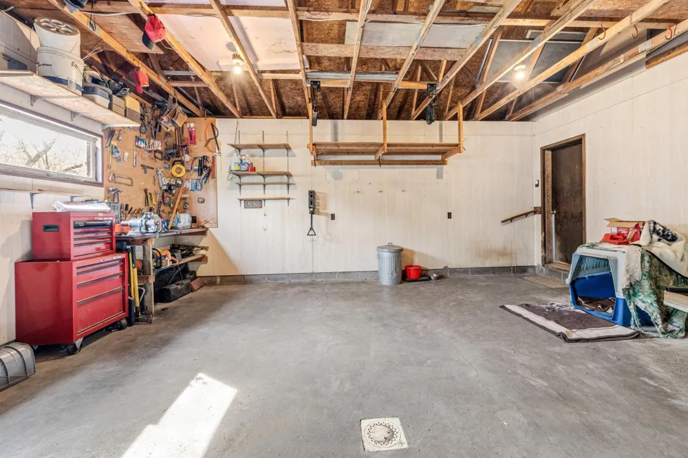 15107 County Road 25 Rollingstone, MN 55969