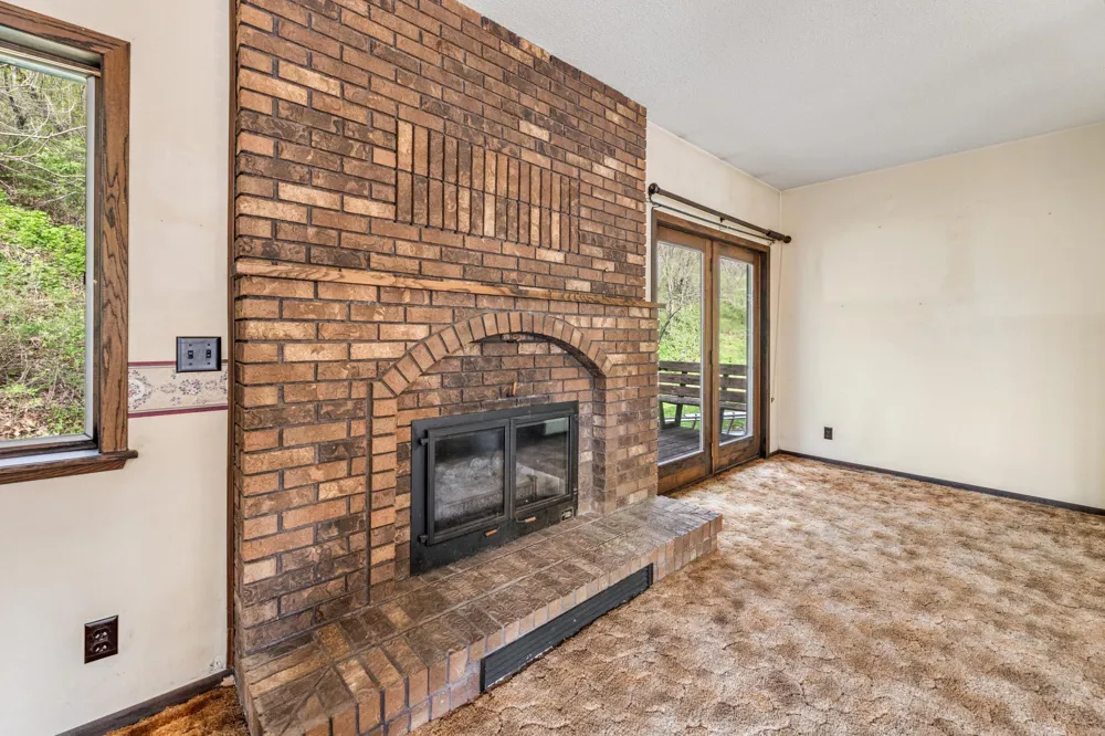 15107 County Road 25 Rollingstone, MN 55969