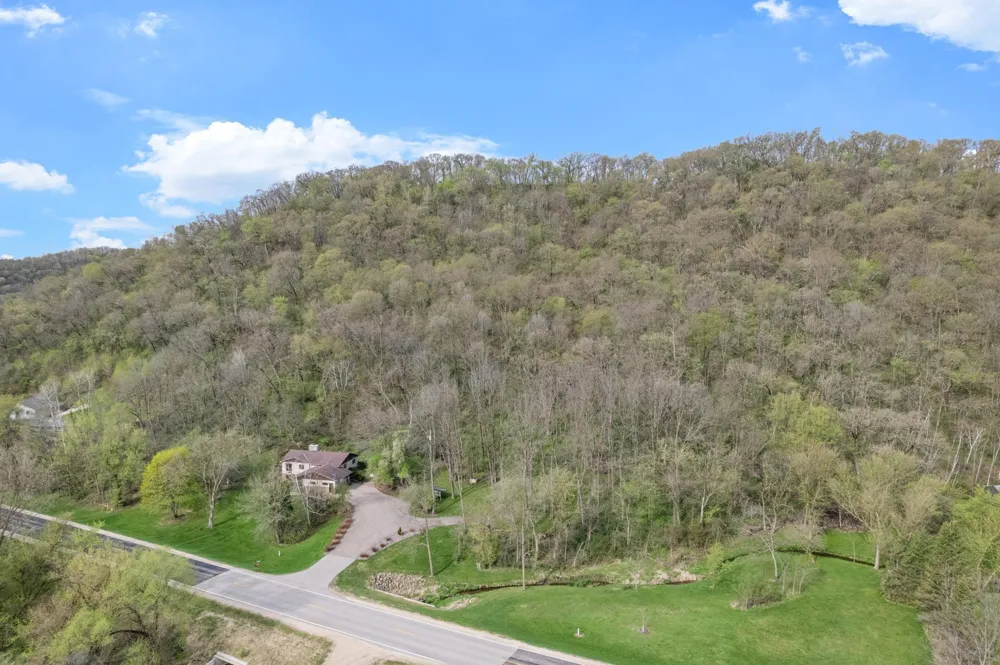 15107 County Road 25 Rollingstone, MN 55969