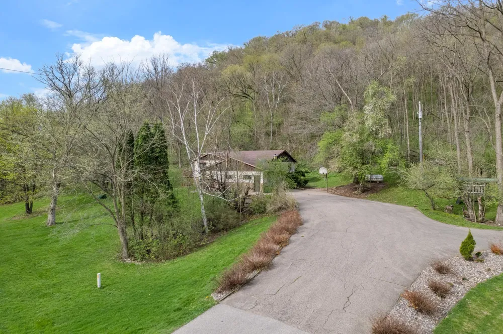 15107 County Road 25 Rollingstone, MN 55969