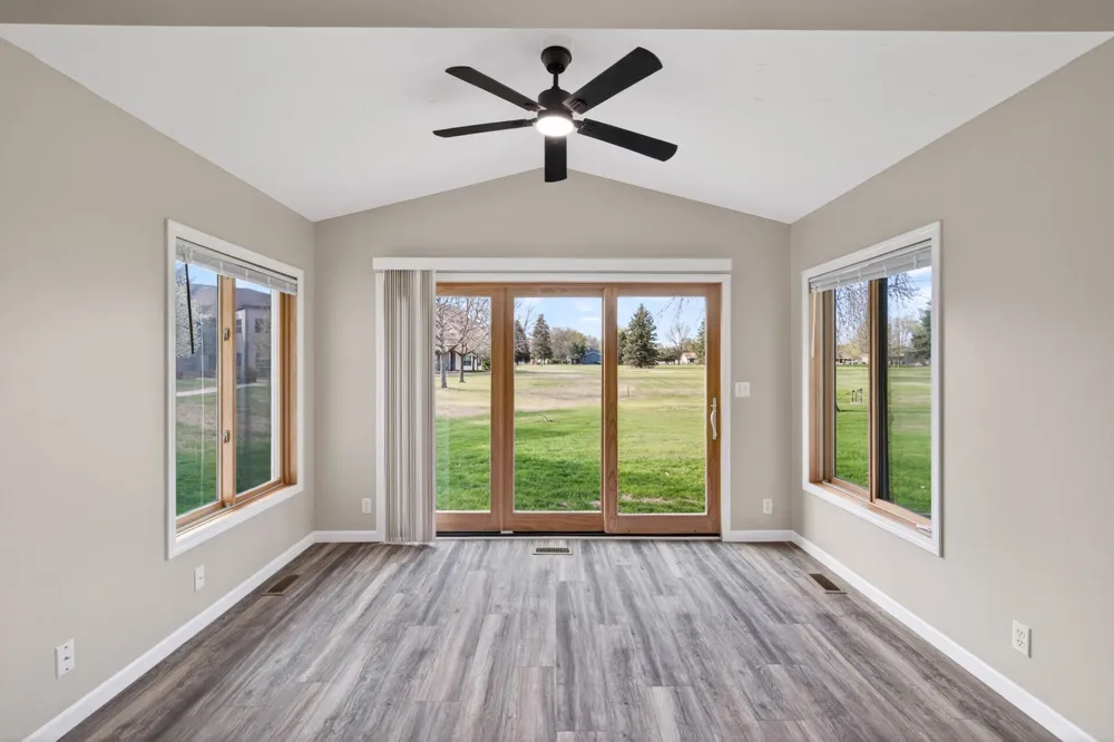 901 W Main Street Belle Plaine, MN 56011