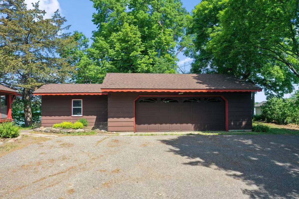10200 Point Pleasant Road Chisago City, MN 55013