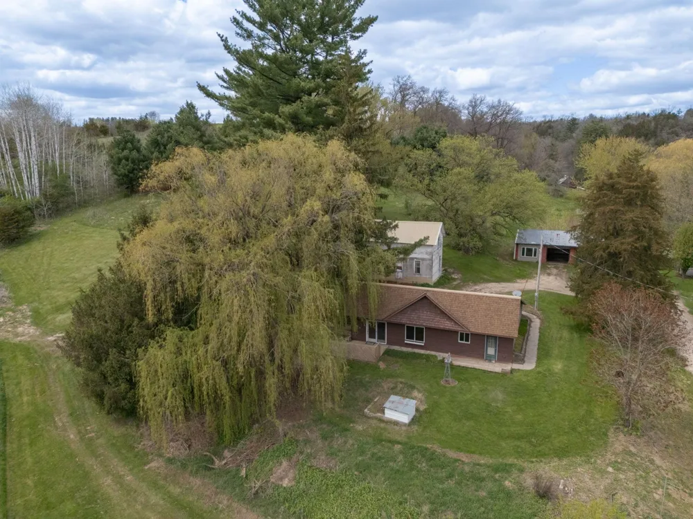 33704 County 25 Peterson, MN 55962